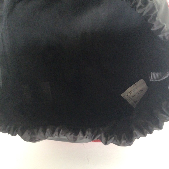 CHRISTIAN DIOR GLOSSY RED MAKEUP COSMETICS BAG NWOT - Picture 11 of 14